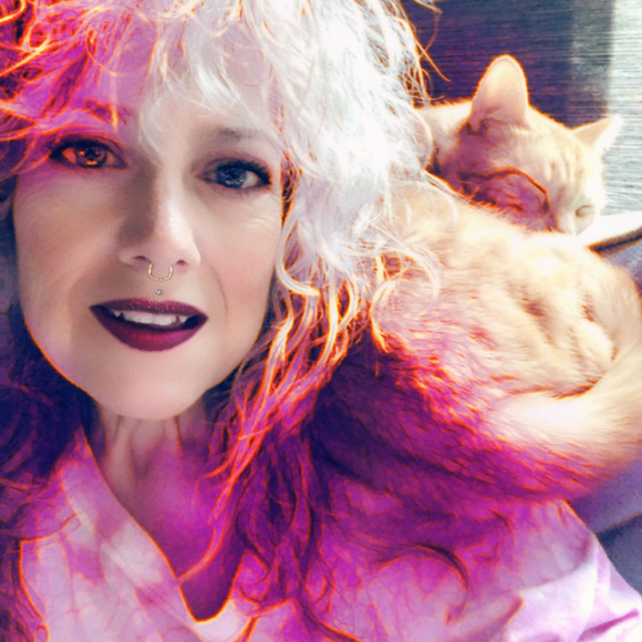 Meet your Posher, Jo - Picture 1 of 4